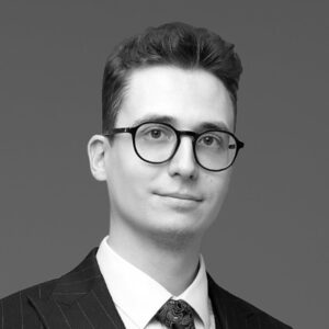 Роман Сапожников
